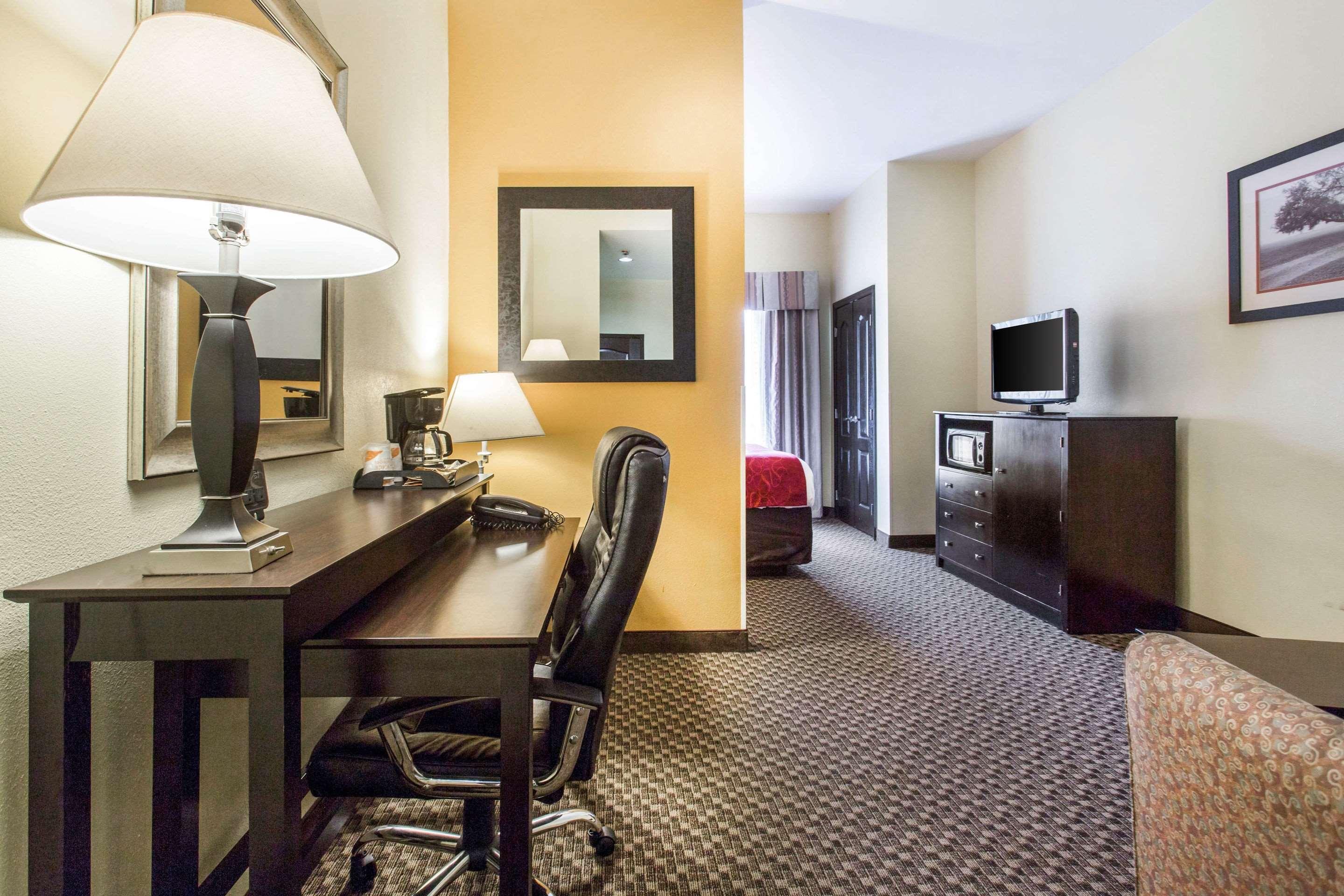 Comfort Suites Clinton Extérieur photo