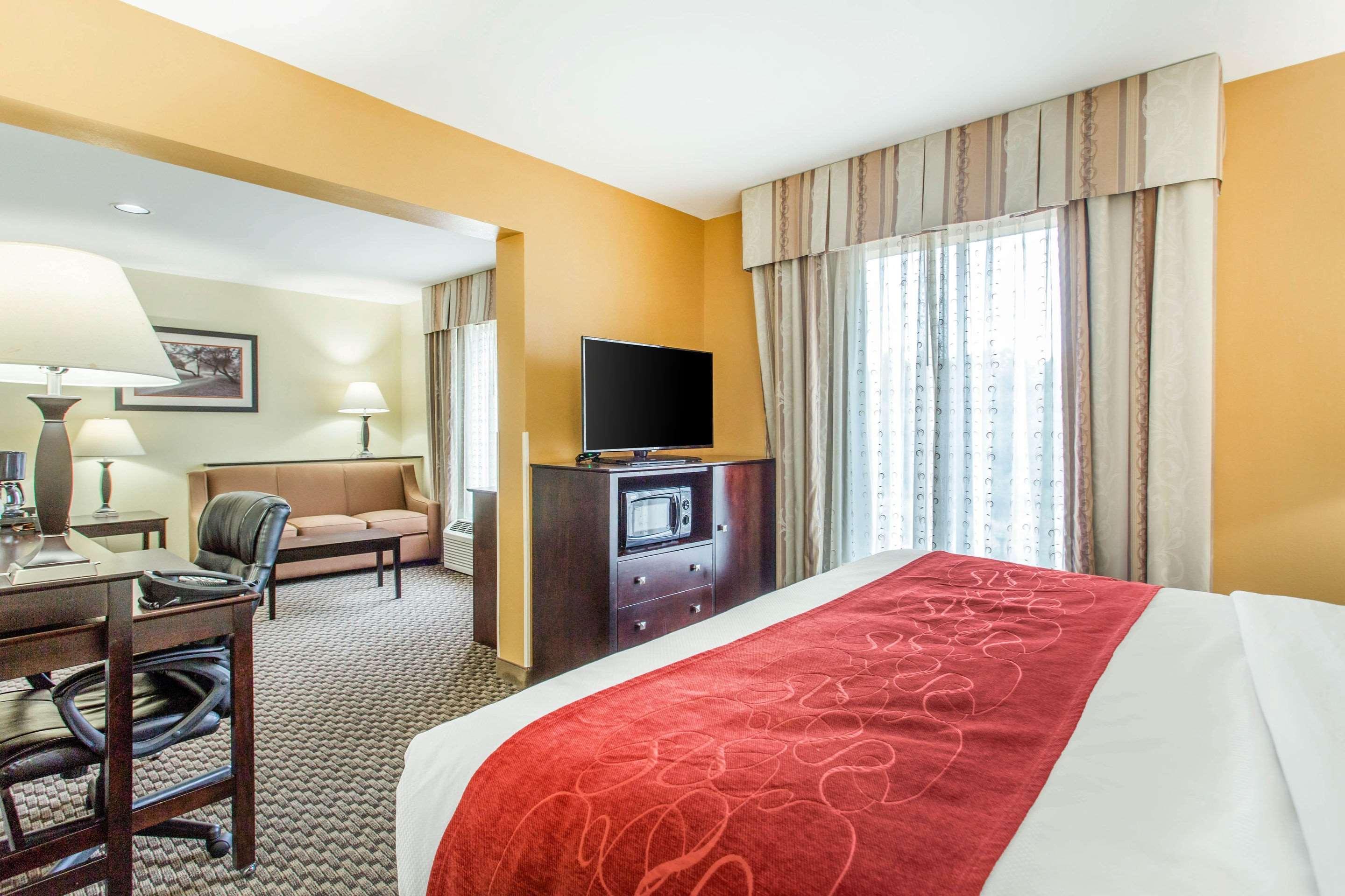 Comfort Suites Clinton Extérieur photo