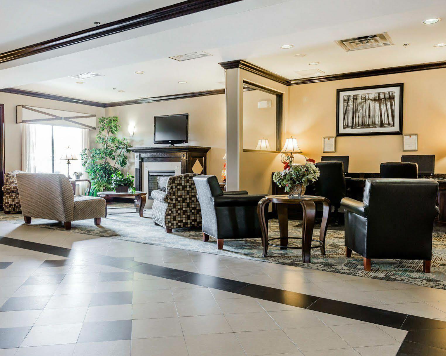 Comfort Suites Clinton Extérieur photo