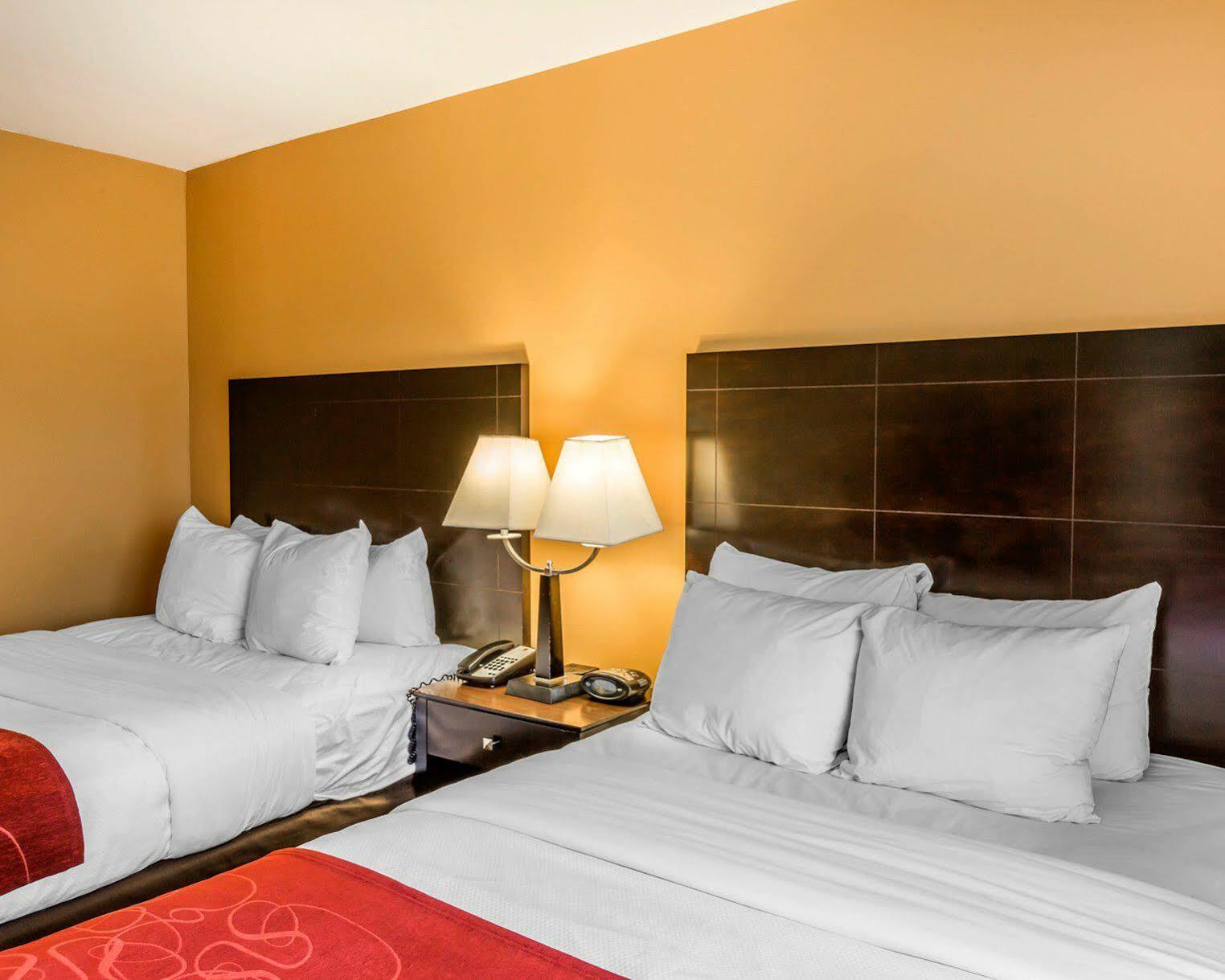 Comfort Suites Clinton Extérieur photo