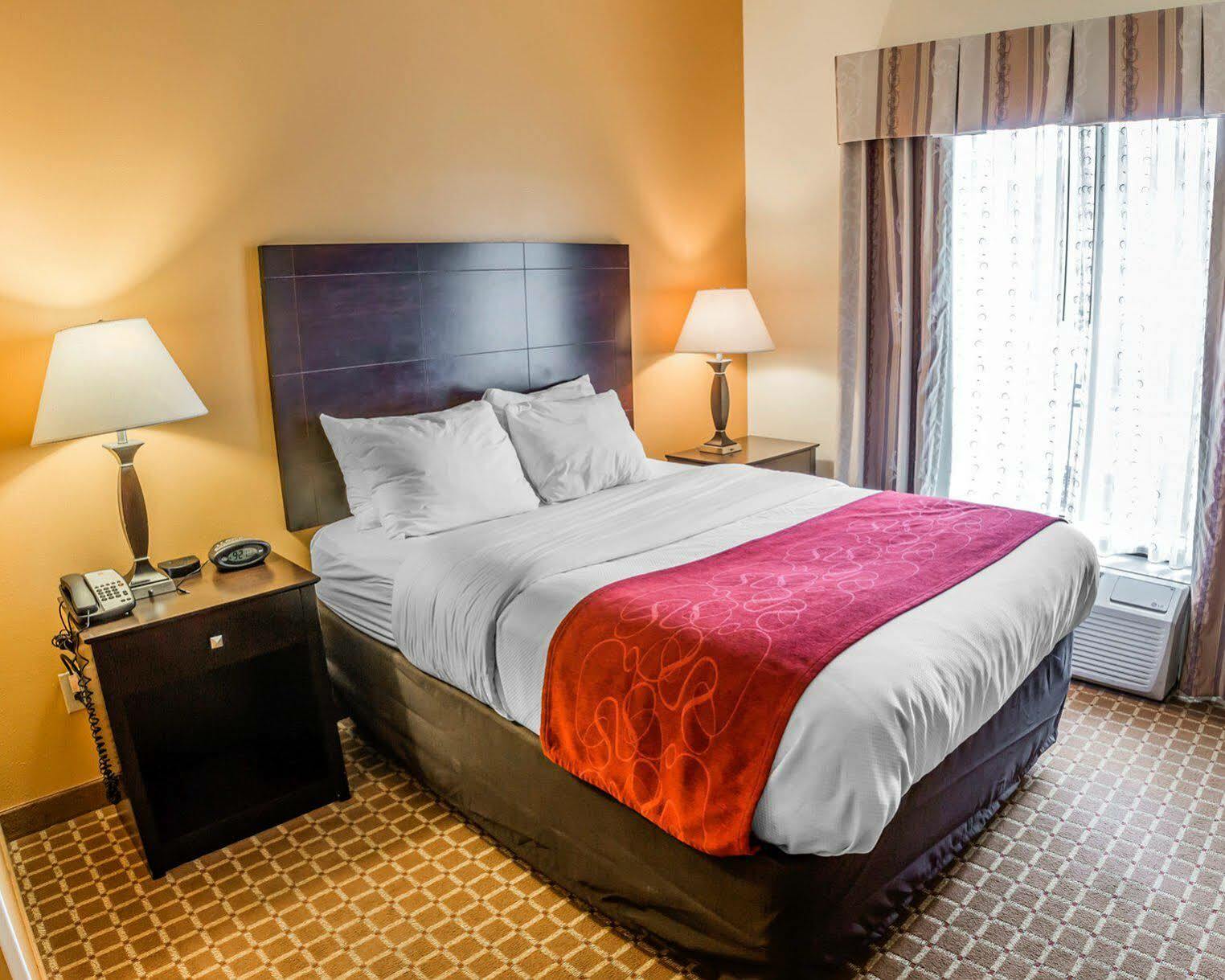 Comfort Suites Clinton Extérieur photo